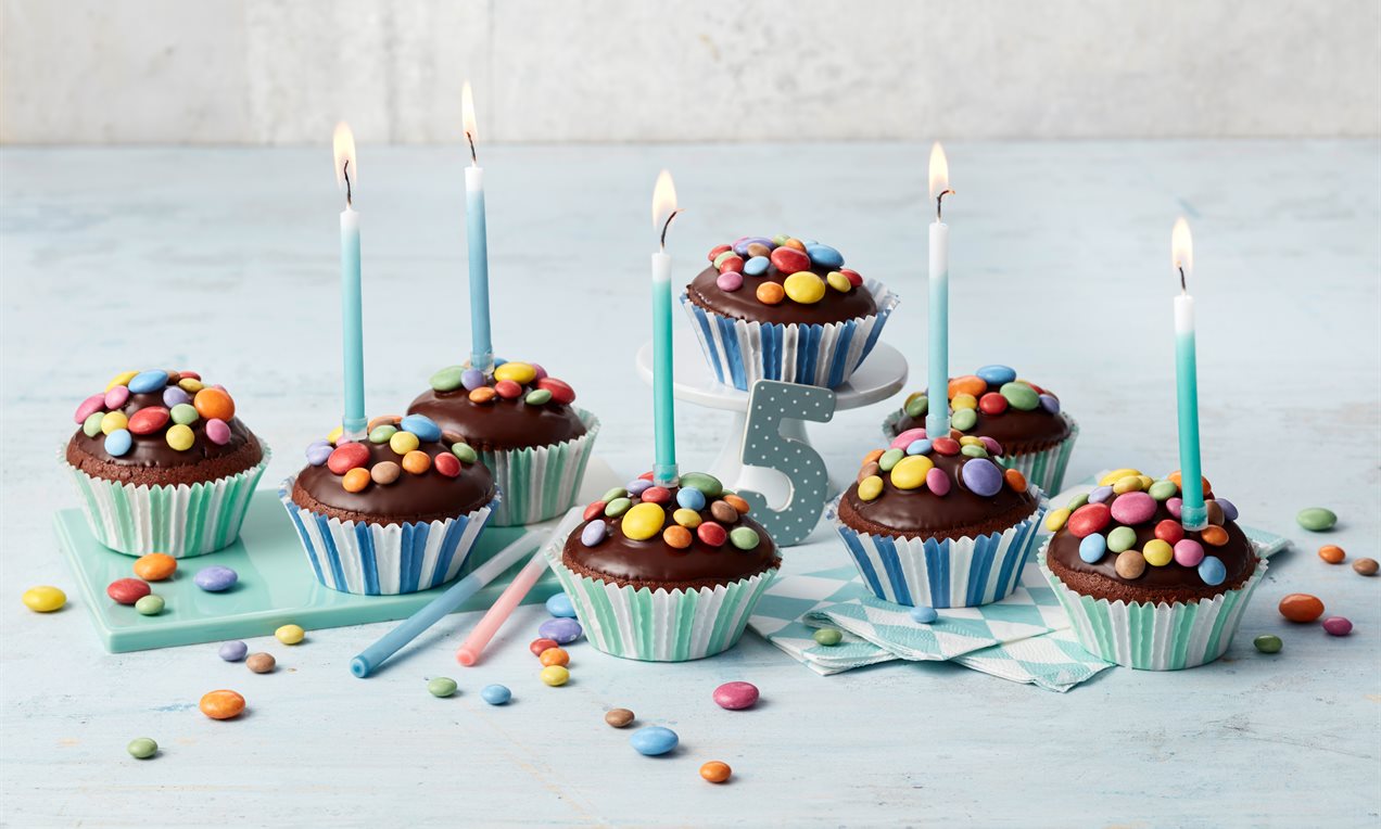 Smarties®-Muffins Rezept | Dr. Oetker