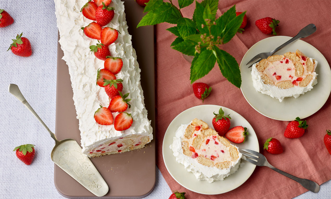 Löffelbiskuit-Roulade ohne Backen Rezept | Dr. Oetker