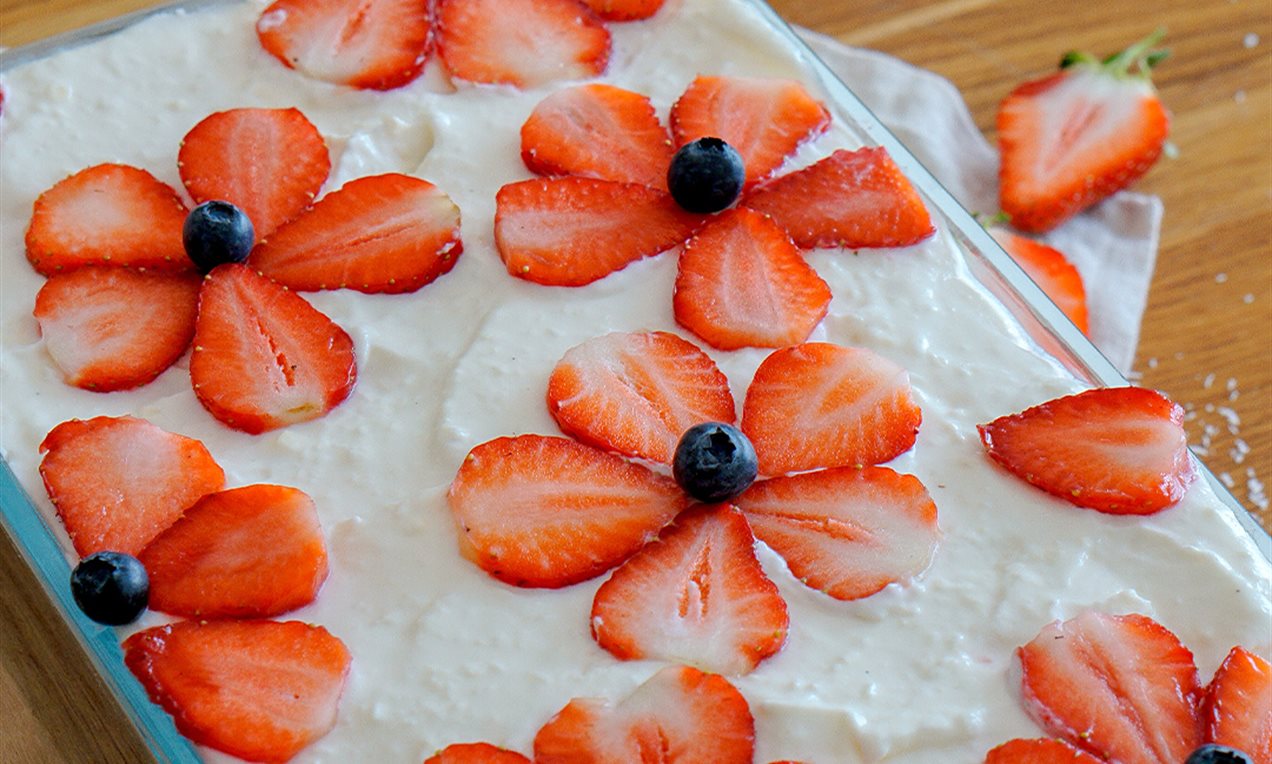 Erdbeer-Kokos-Tiramisu Rezept | Dr. Oetker