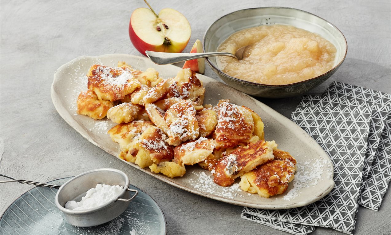 Kaiserschmarrn mit Apfelmus Rezept | Dr. Oetker