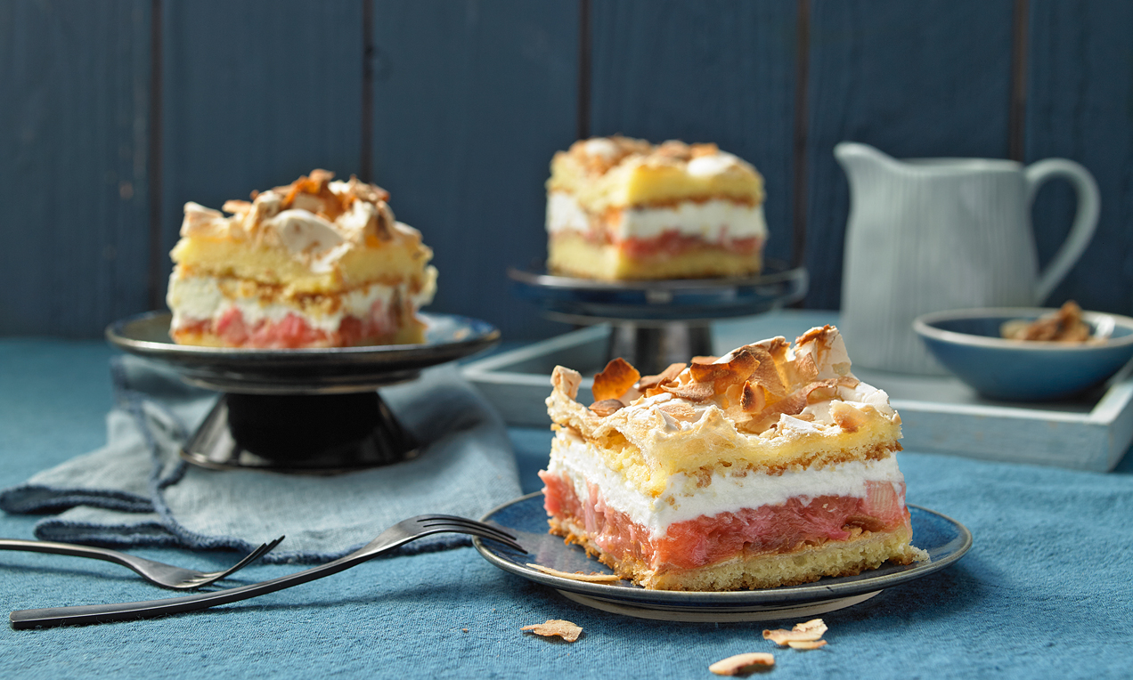 Rhabarber-Maracuja-Schnitten Rezept | Dr. Oetker