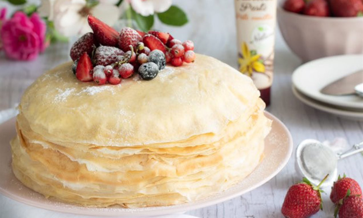 Crêpes-Torte mit Vanille-Crème und Erdbeer-Konfi Rezept | Dr. Oetker